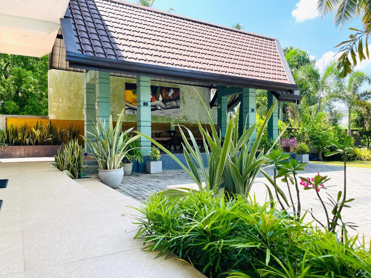 Aura Villa 波隆纳鲁沃 外观 照片