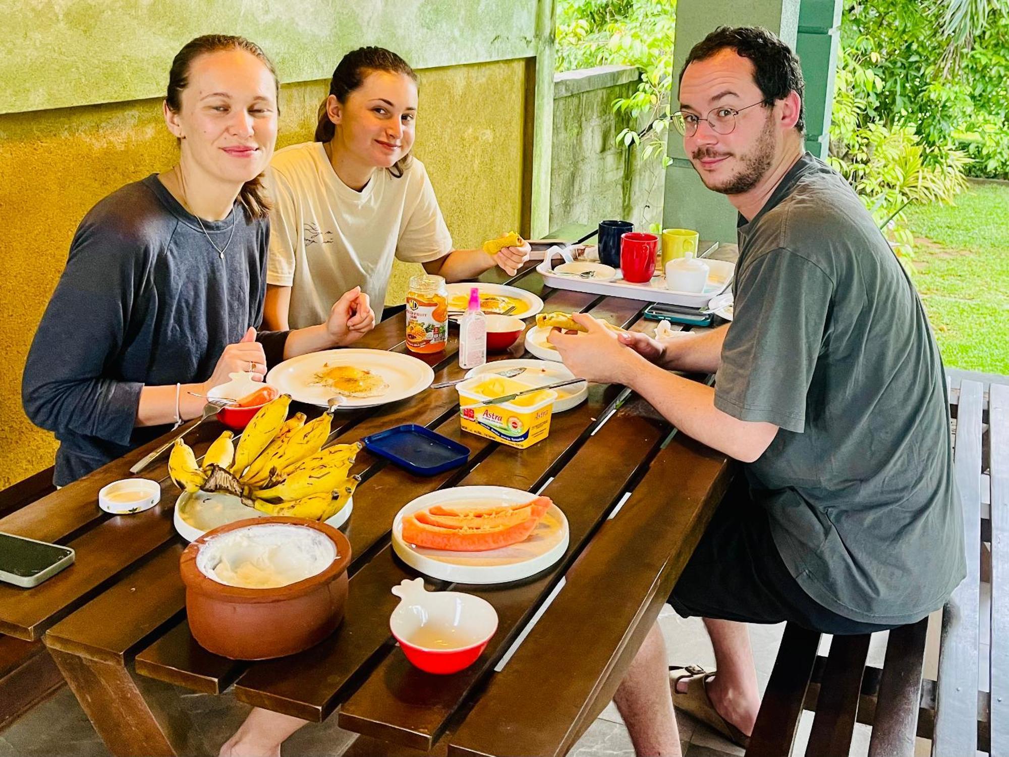 Aura Villa 波隆纳鲁沃 外观 照片